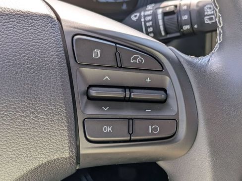 Used 2025 Hyundai Venue SEL FWD image 20