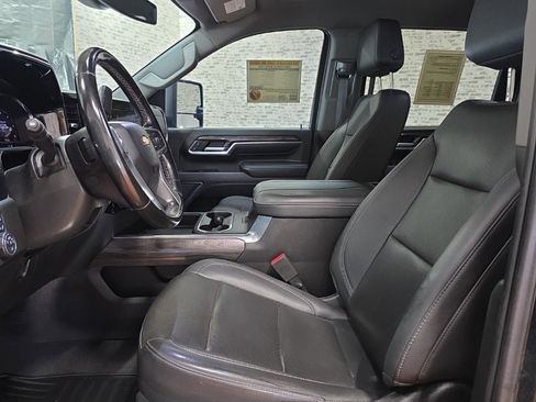 Used 2024 Chevrolet Silverado 3500 LTZ w/ LTZ Convenience Package image 27