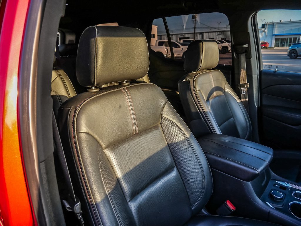 Used 2022 Chevrolet Traverse RS w/ LPO, Floor Liner Package FWD image 17