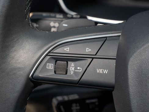 Used 2025 Audi Q3 2.0T Premium image 31