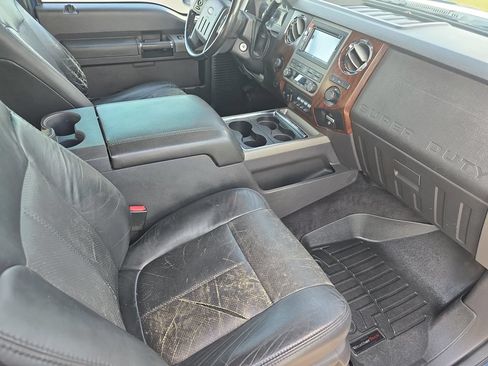 Used 2011 Ford F250 Lariat w/ Lariat Interior Pkg AWD/4WD image 10