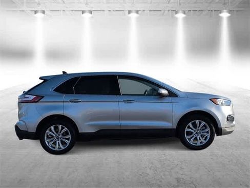 Used 2024 Ford Edge Titanium image 9