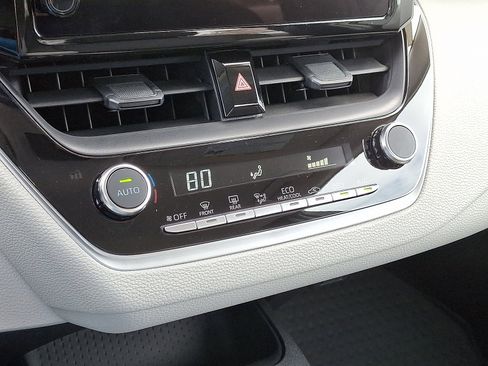 Certified 2025 Toyota Corolla LE image 17