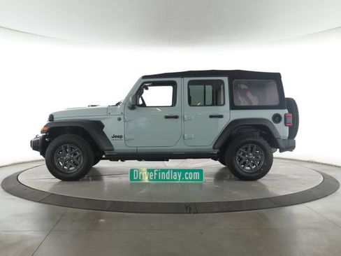 Used 2024 Jeep Wrangler Unlimited Sport AWD/4WD image 9