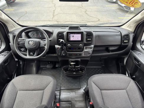 Used 2025 RAM ProMaster 2500 w/ Convenience Group FWD image 15
