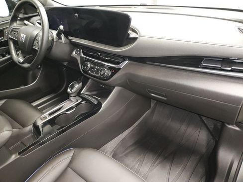 Used 2025 Buick Envista Sport Touring w/ Convenience I Package image 8