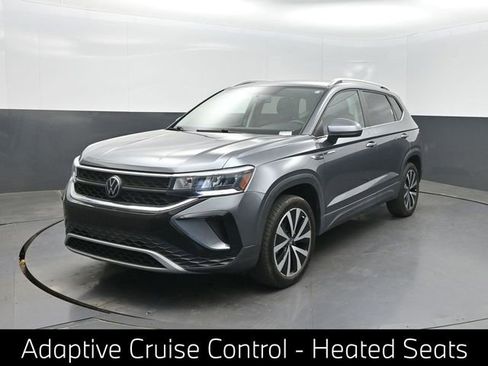 Used 2022 Volkswagen Taos SE FWD image 1