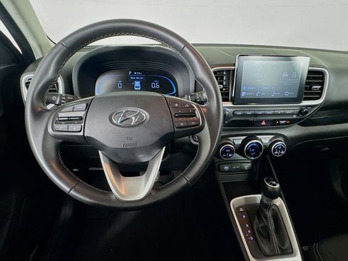 Used 2024 Hyundai Venue SEL FWD image 10
