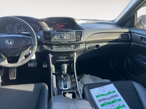 Used 2017 Honda Accord Sport image 10