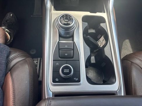 Used 2022 Ford Explorer King Ranch w/ Technology Package AWD/4WD image 12