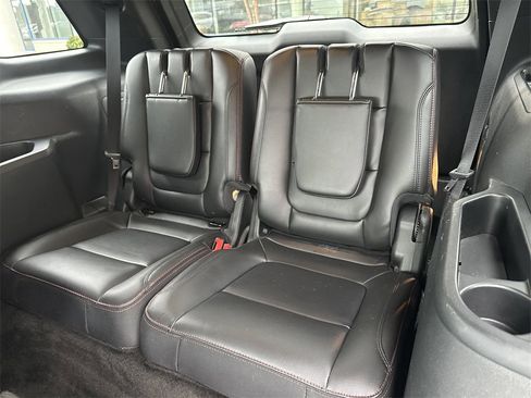 Used 2018 Ford Explorer Sport image 24