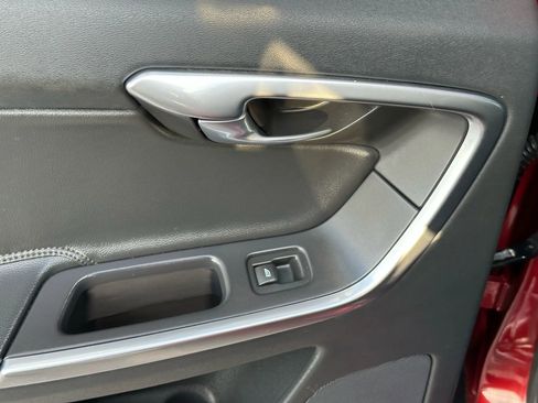 Used 2016 Volvo XC60 T5 Premier w/ Proximity Package image 16