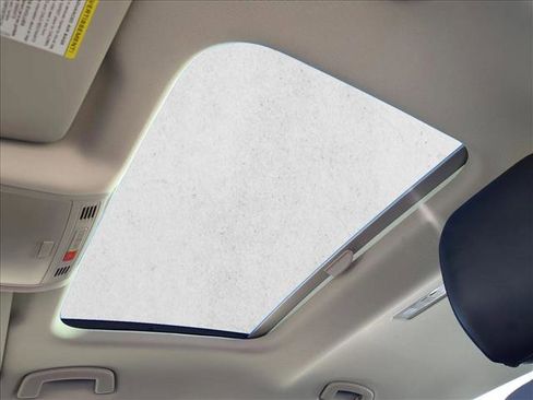 Used 2025 Volkswagen Jetta SE image 15