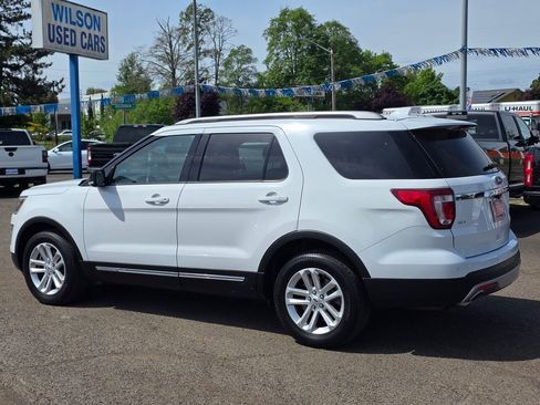 Used 2017 Ford Explorer XLT w/ Equipment Group 202A FWD image 2
