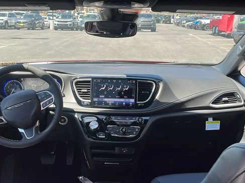 New 2027 Chrysler Pacifica Select AWD/4WD image 20