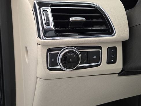 Used 2021 Lincoln Navigator Reserve w/ Luxury Package AWD/4WD image 24