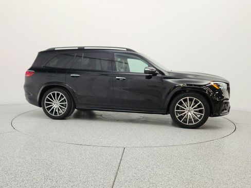 Used 2025 Mercedes-Benz GLS 450 4MATIC image 4