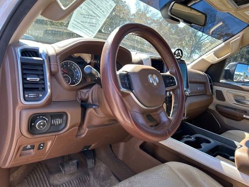 Used 2019 RAM 1500 Laramie image 8