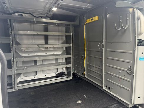 Used 2023 Ford Transit 250 Low Roof AWD image 10