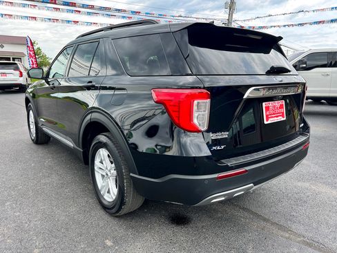 Used 2023 Ford Explorer XLT w/ Equipment Group 202A image 3