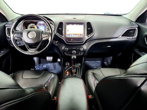 Used 2019 Jeep Cherokee Trailhawk image 15