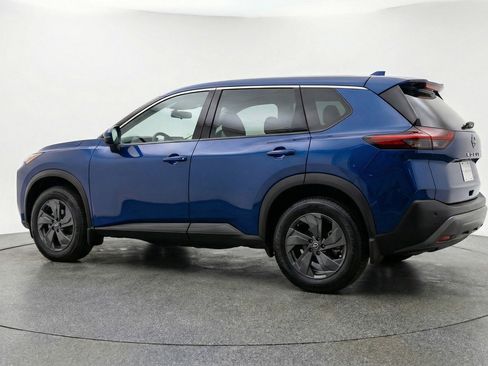 Used 2025 Nissan Rogue SV image 6