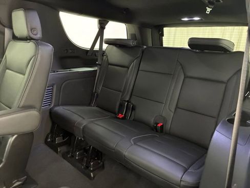 Used 2024 GMC Yukon XL Denali w/ Advanced Technology Package AWD/4WD image 18
