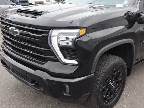 Certified 2024 Chevrolet Silverado 2500 LTZ w/ LTZ Plus Package image 6