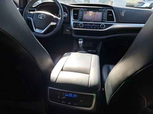 Used 2015 Toyota Highlander XLE image 34
