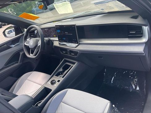 New 2026 Volkswagen Tiguan SE R-Line AWD/4WD image 10