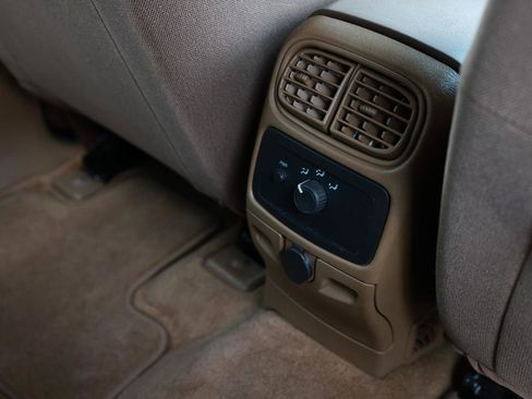 Used 2003 Chevrolet TrailBlazer LT image 37