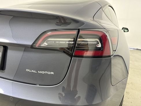 Used 2022 Tesla Model 3 Long Range AWD/4WD image 18