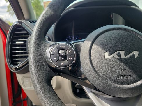 Used 2022 Kia Soul S FWD image 23