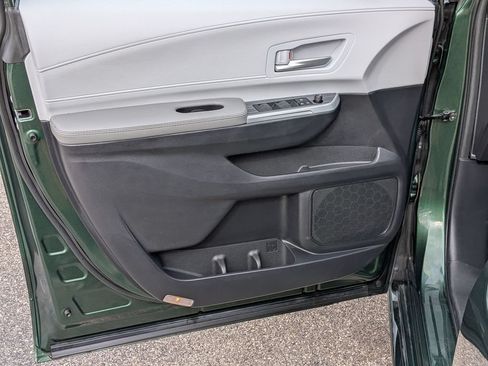 Used 2026 Toyota Sienna XLE FWD image 20