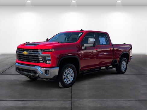 Used 2025 Chevrolet Silverado 2500 LT image 4