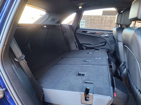 Used 2022 Porsche Macan image 85