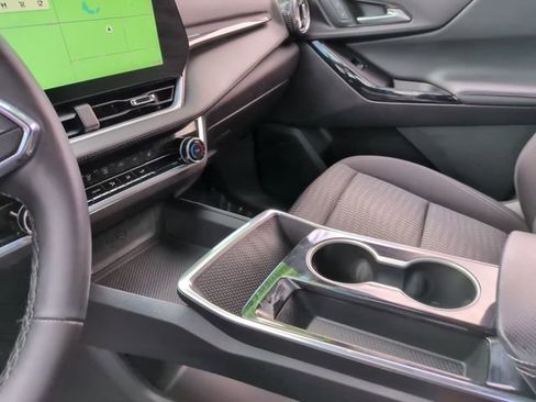 Used 2025 Chevrolet Equinox LT image 26