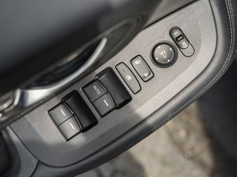 Used 2023 Honda HR-V LX image 33