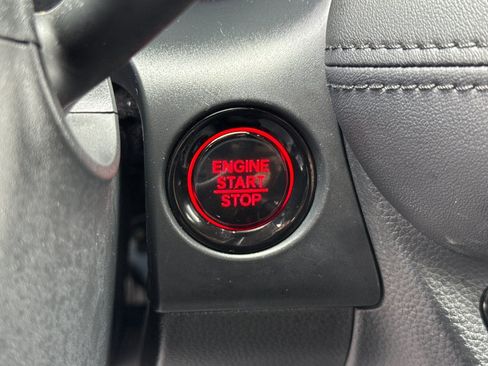 Used 2025 Honda HR-V LX image 33