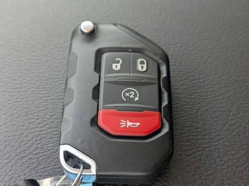 Used 2025 Jeep Wrangler Unlimited Sahara w/ Safety Group AWD/4WD image 30