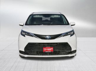 Used 2025 Toyota Sienna LE video 2