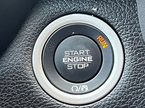 Used 2025 RAM 3500 Laramie AWD/4WD image 41