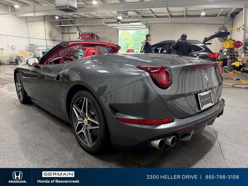 Used 2015 Ferrari California T RWD image 6