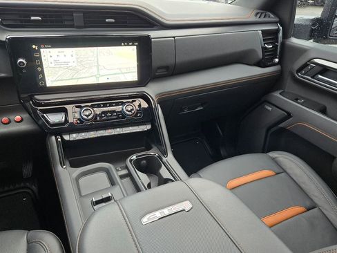 Used 2025 GMC Sierra 2500 AT4 w/ Technology Package image 38