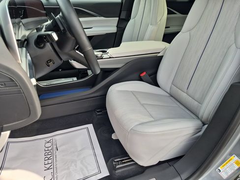 Certified 2024 Cadillac Lyriq Luxury AWD/4WD image 19