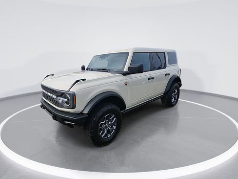 New 2025 Ford Bronco Badlands image 4