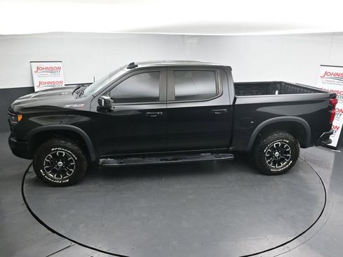 Used 2023 Chevrolet Silverado 1500 ZR2 w/ Technology Package image 24