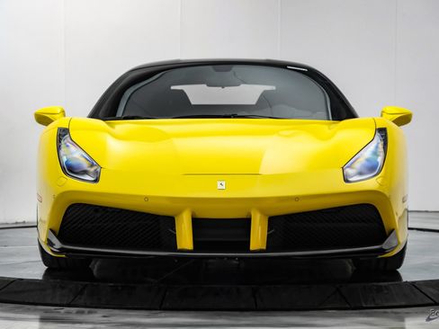 Used 2019 Ferrari 488 GTB RWD image 35