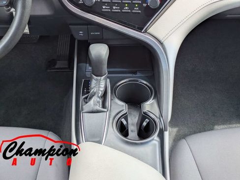 Used 2018 Toyota Camry FWD image 20