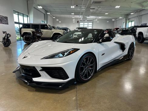 Used 2023 Chevrolet Corvette Stingray Premium Conv w/ Z51 Performance Package RWD image 5